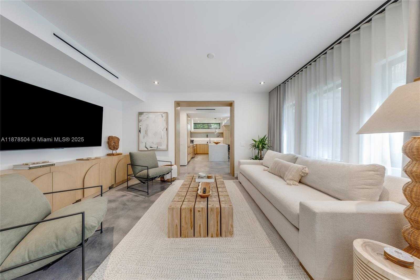 Small Image of 1000 NORTH WEST 9TH CT, Miami Number 18
