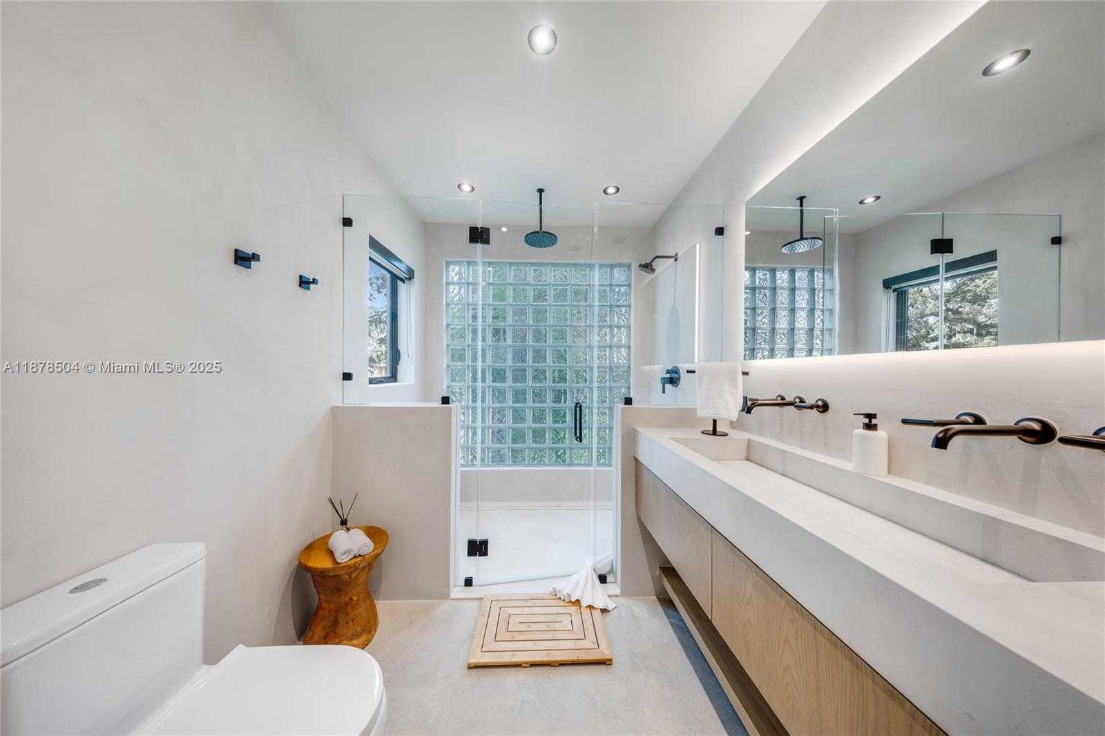 Small Image of 1000 NORTH WEST 9TH CT, Miami Number 27