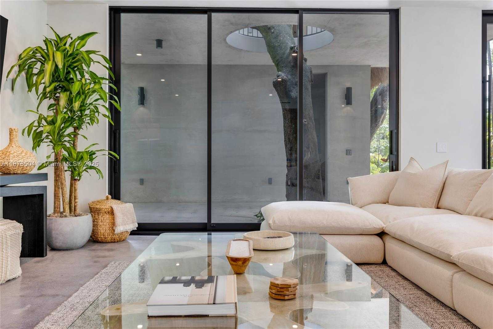 Small Image of 1000 NORTH WEST 9TH CT, Miami Number 3