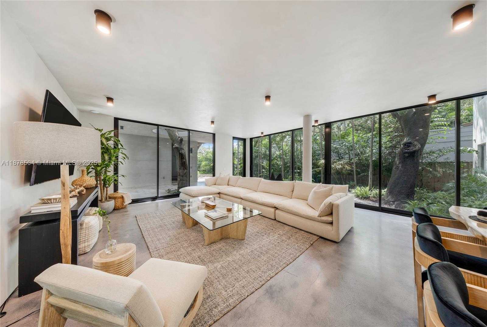 Small Image of 1000 NORTH WEST 9TH CT, Miami Number 5