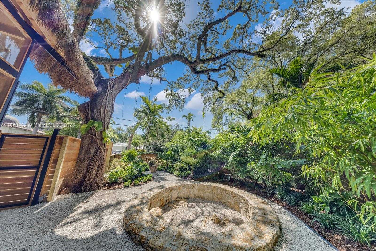 Small Image of 1000 NORTH WEST 9TH CT, Miami Number 51