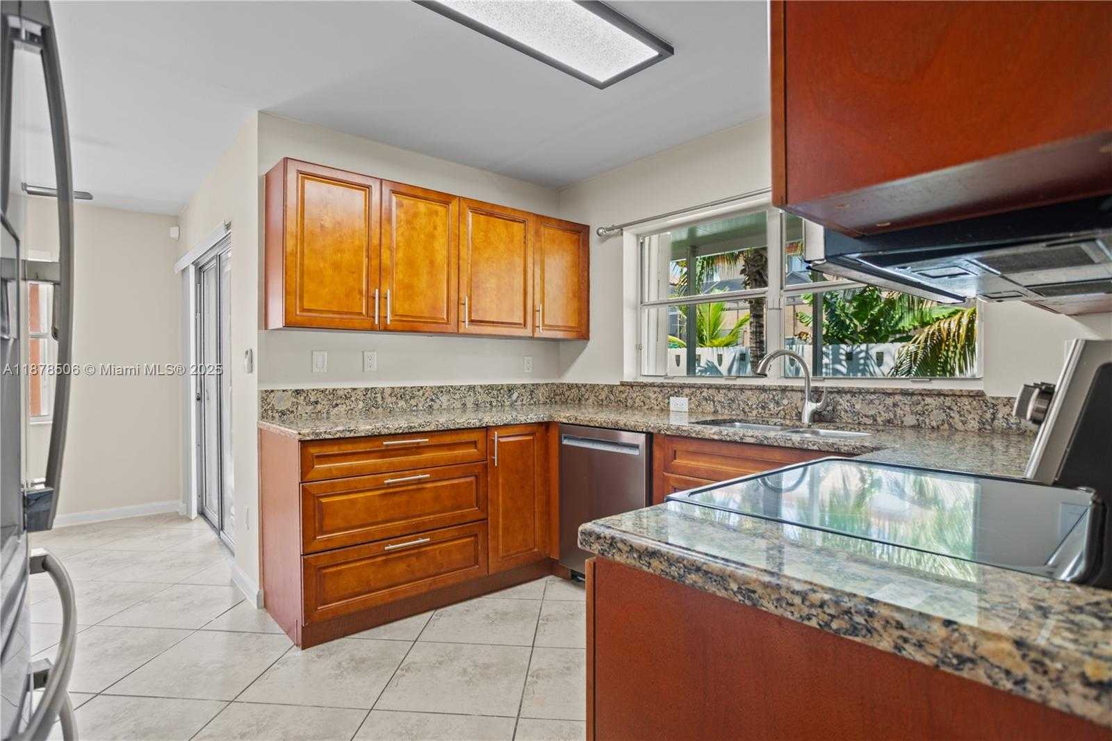 Small Image of 19257 NORTH WEST 13TH ST, Pembroke Pines Number 18