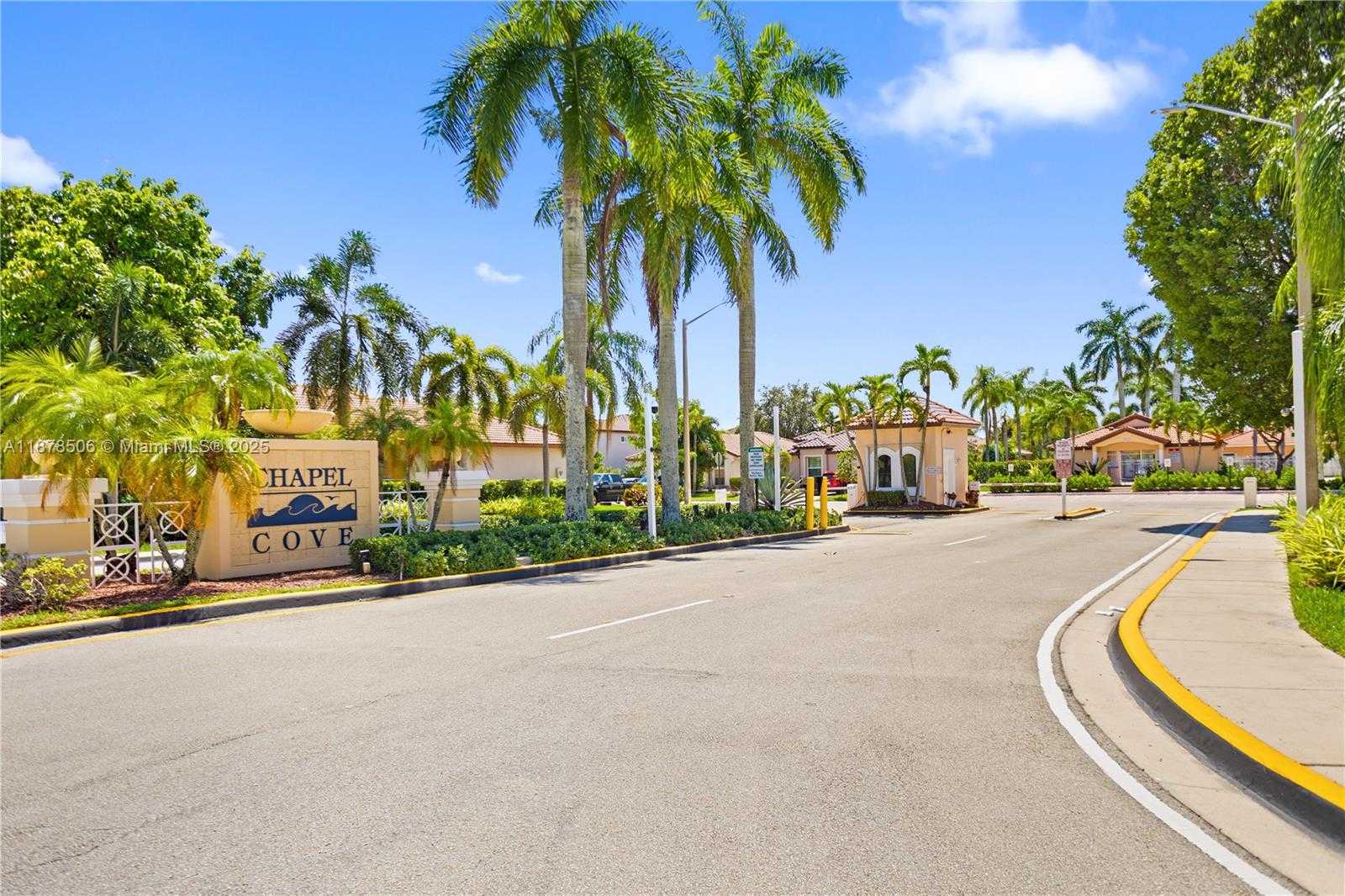 Small Image of 19257 NORTH WEST 13TH ST, Pembroke Pines Number 2
