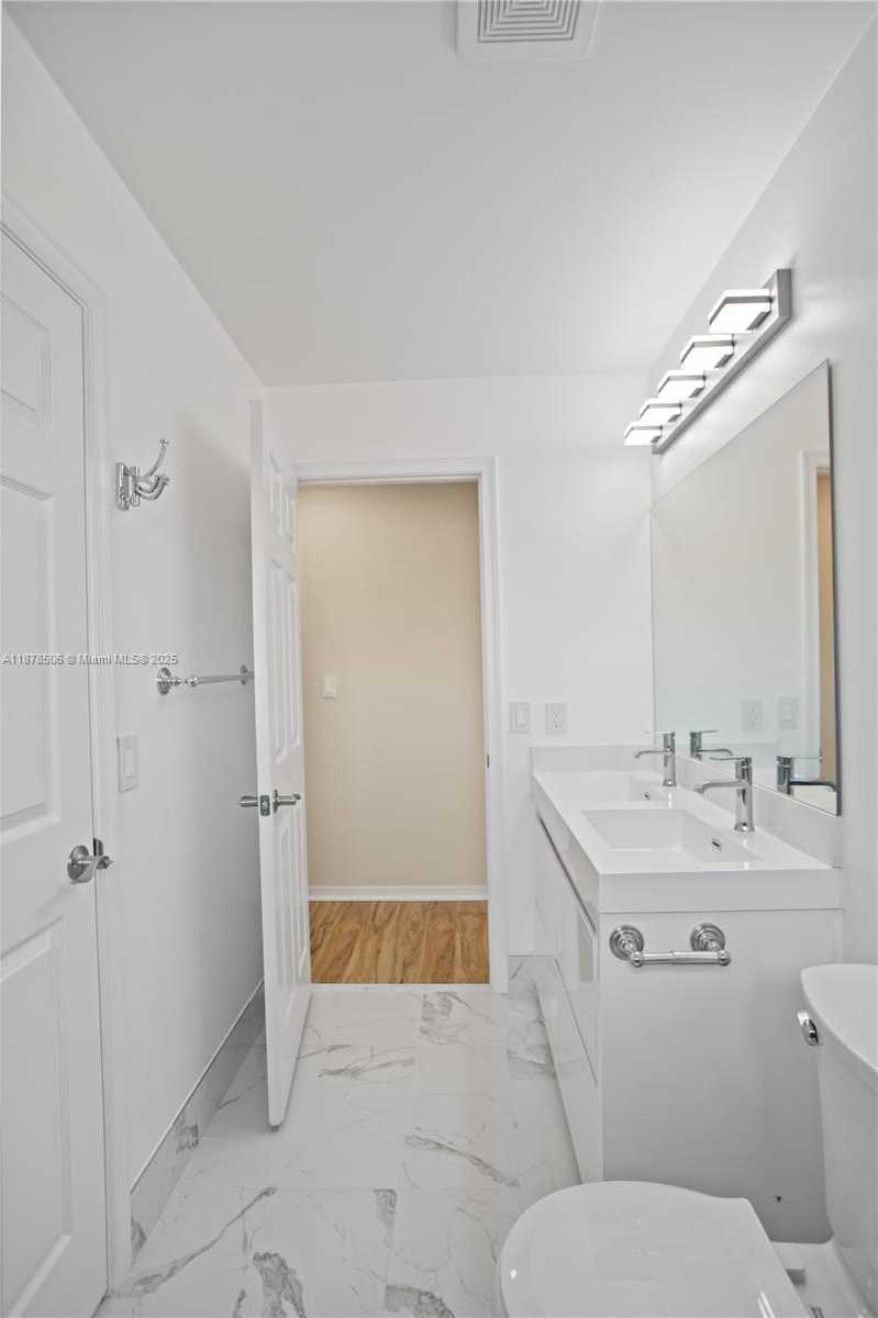 Small Image of 19257 NORTH WEST 13TH ST, Pembroke Pines Number 40