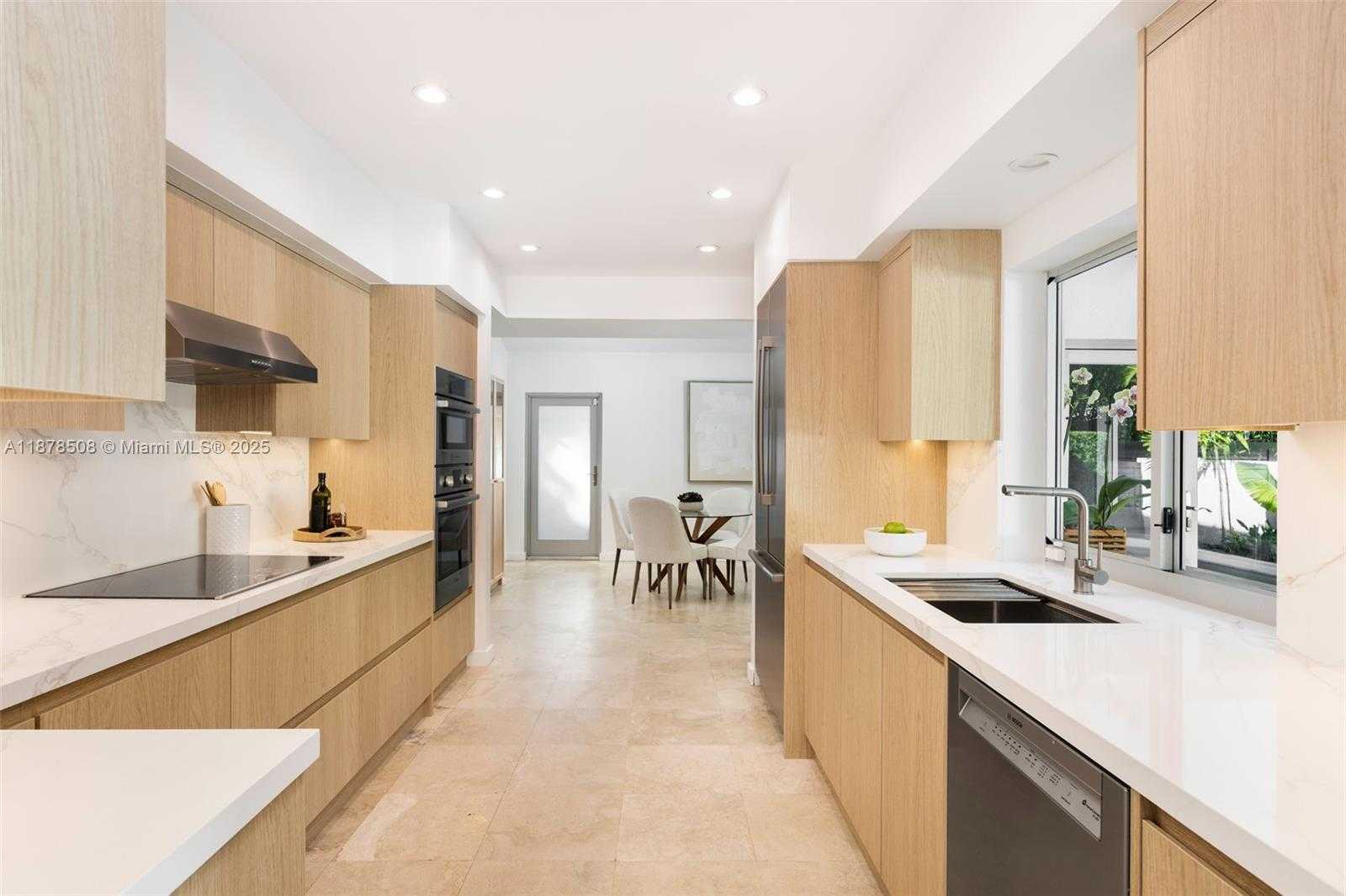Small Image of 1888 CRYSTAL CT, Coconut Grove Number 11