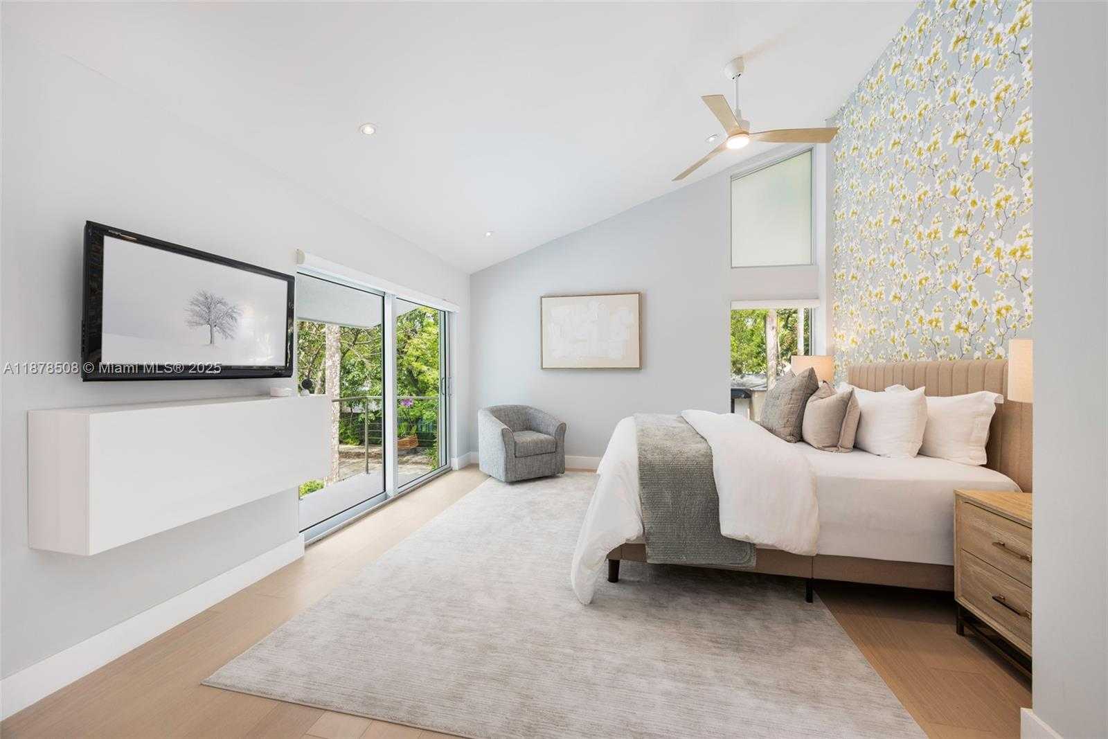 Small Image of 1888 CRYSTAL CT, Coconut Grove Number 18