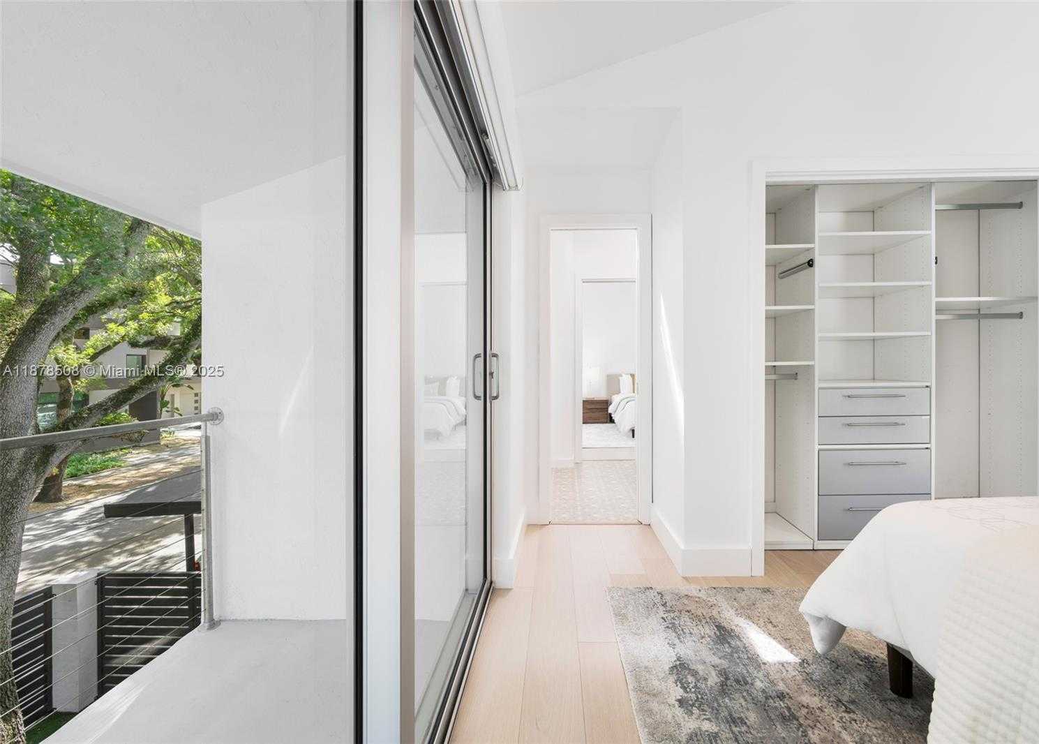 Small Image of 1888 CRYSTAL CT, Coconut Grove Number 23