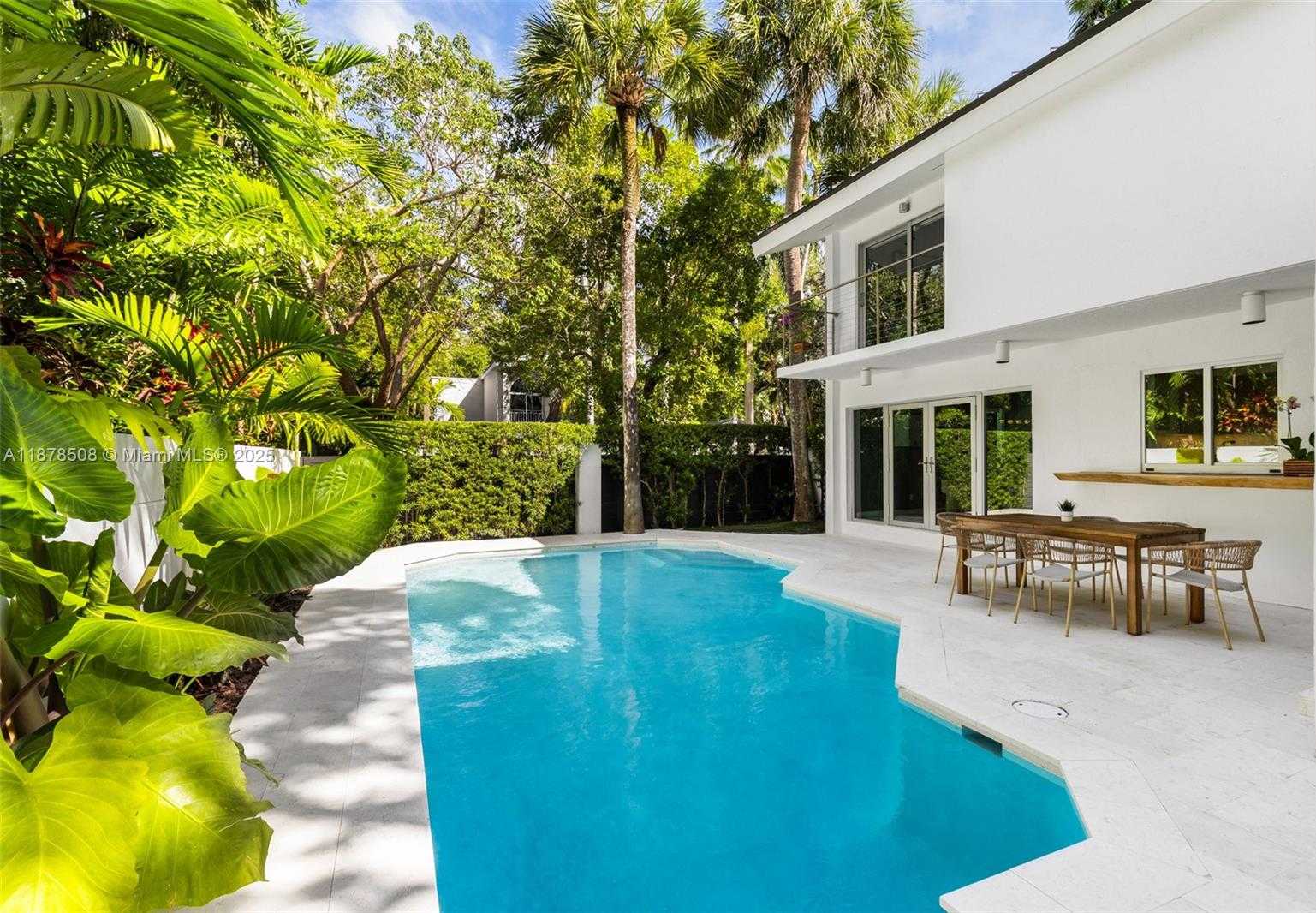 Small Image of 1888 CRYSTAL CT, Coconut Grove Number 32