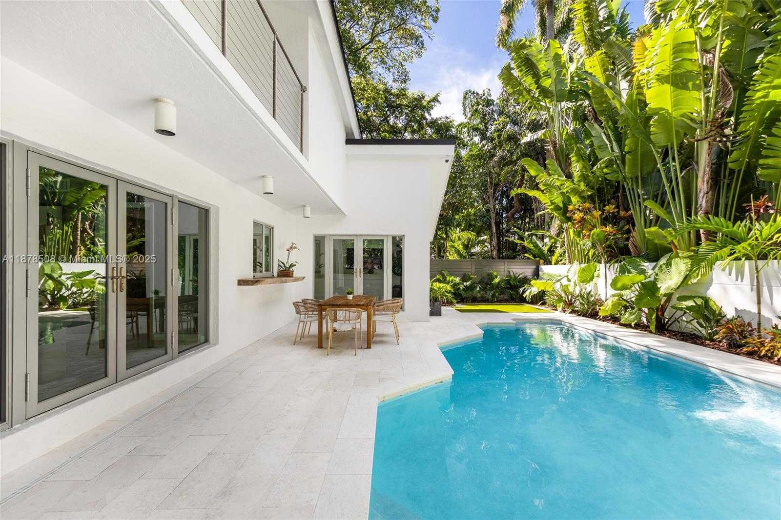 Small Image of 1888 CRYSTAL CT, Coconut Grove Number 33