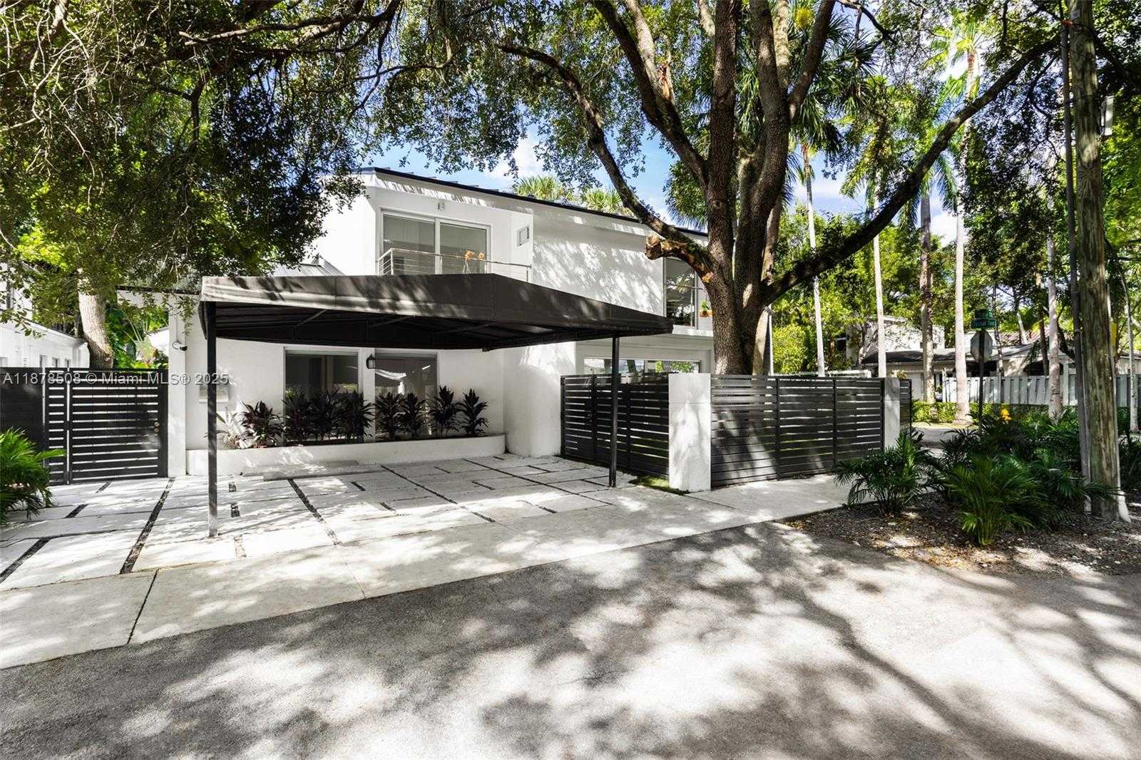 Small Image of 1888 CRYSTAL CT, Coconut Grove Number 40