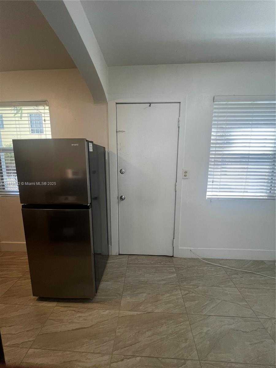 Small Image of 11 SIDONIA #1, Coral Gables Number 13