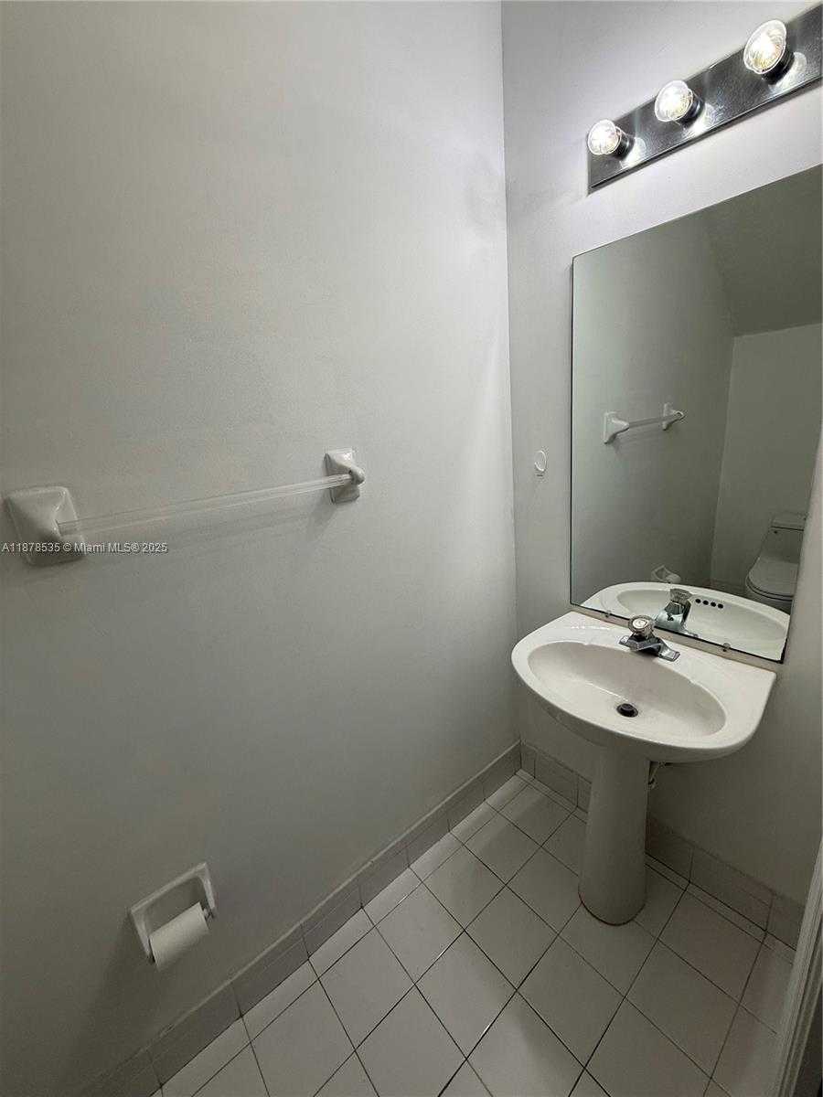 Small Image of 5620 NORTH WEST 114 PATH #201, Doral Number 12