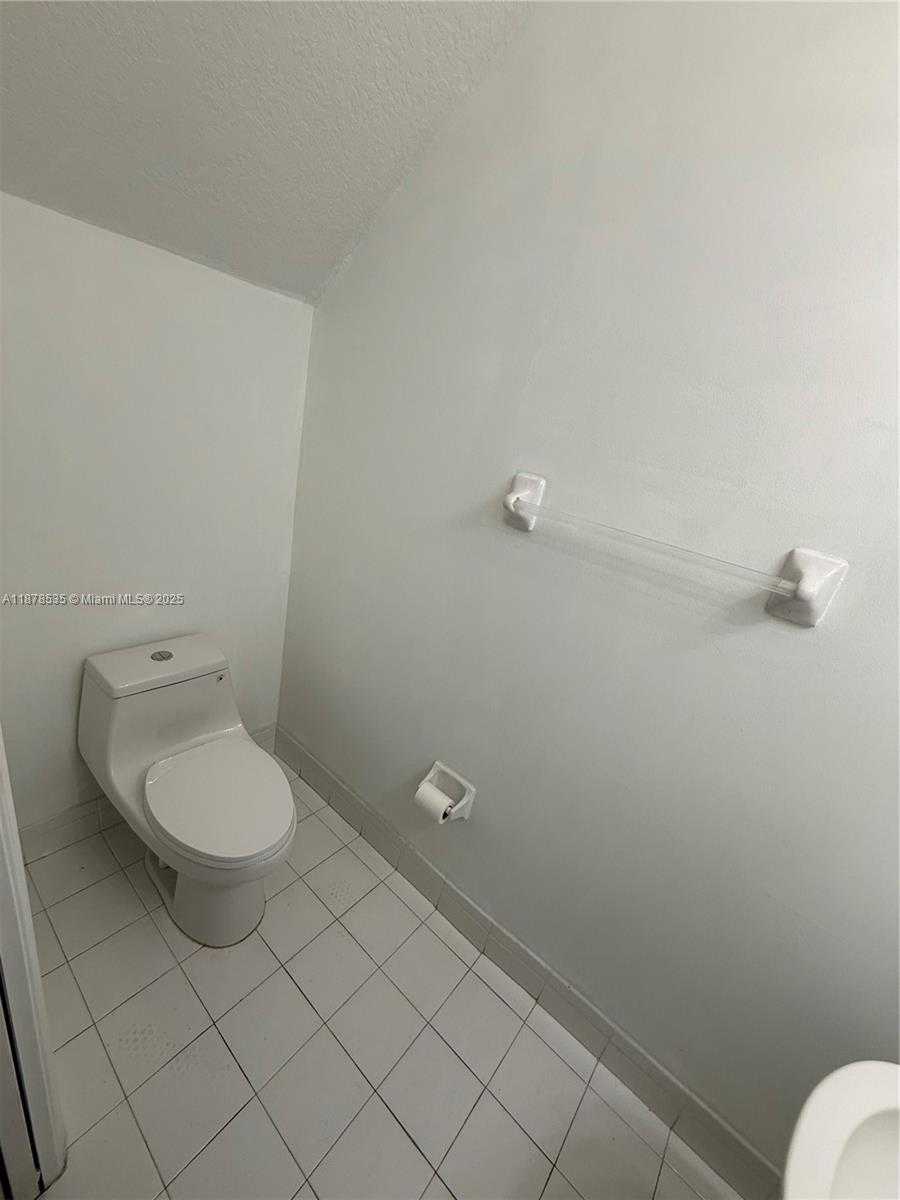 Small Image of 5620 NORTH WEST 114 PATH #201, Doral Number 13