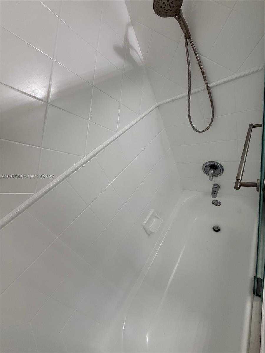 Small Image of 5620 NORTH WEST 114 PATH #201, Doral Number 22