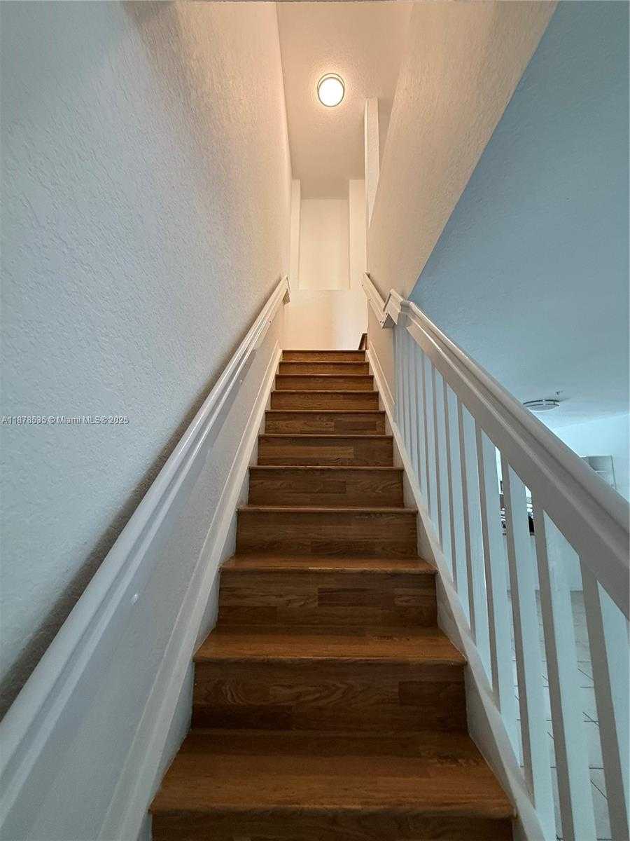 Small Image of 5620 NORTH WEST 114 PATH #201, Doral Number 61