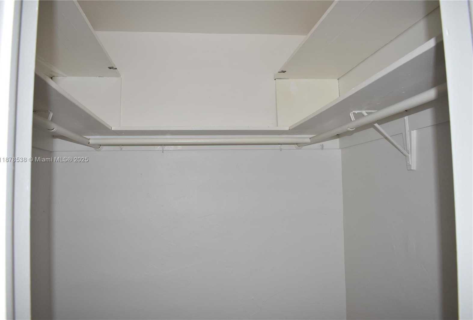 Small Image of 5400 HOLLYWOOD BLVD #4, Hollywood Number 11