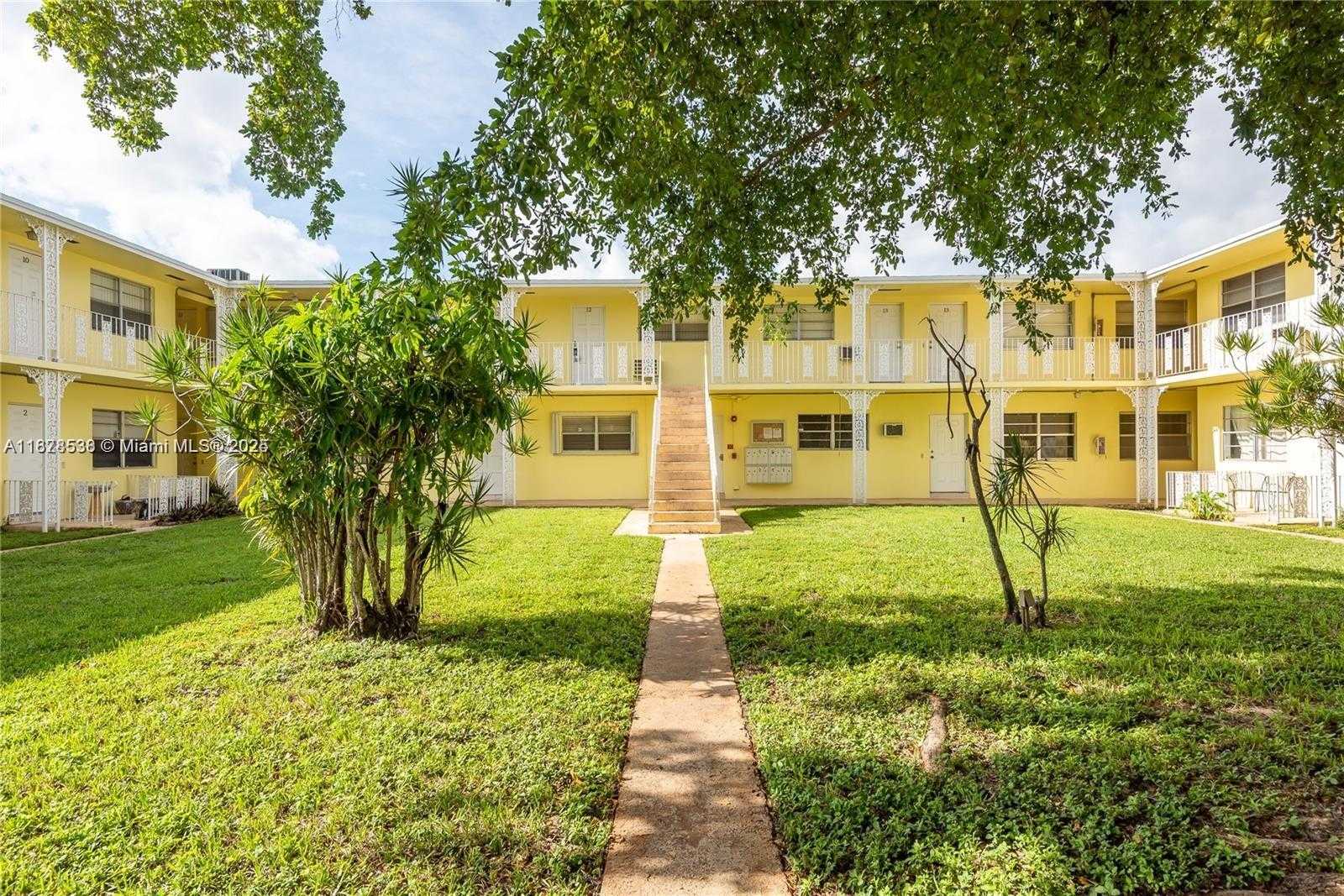 Small Image of 5400 HOLLYWOOD BLVD #4, Hollywood Number 17