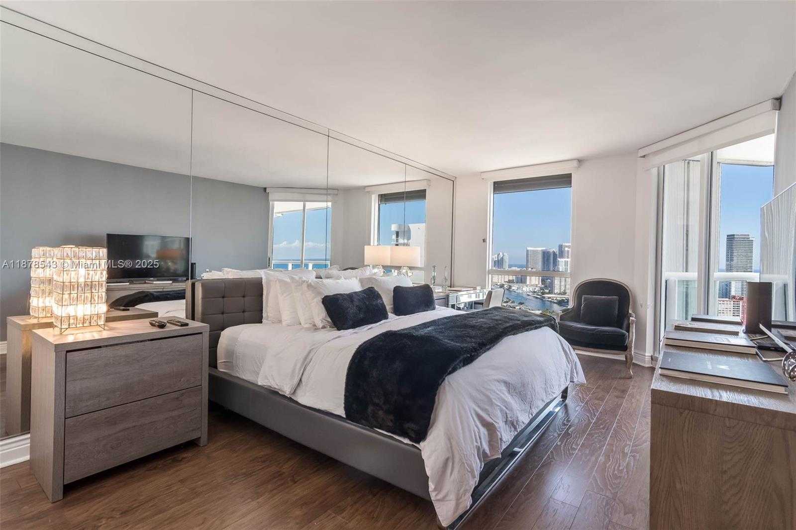 Small Image of 21205 YACHT CLUB DR #3001, Aventura Number 6