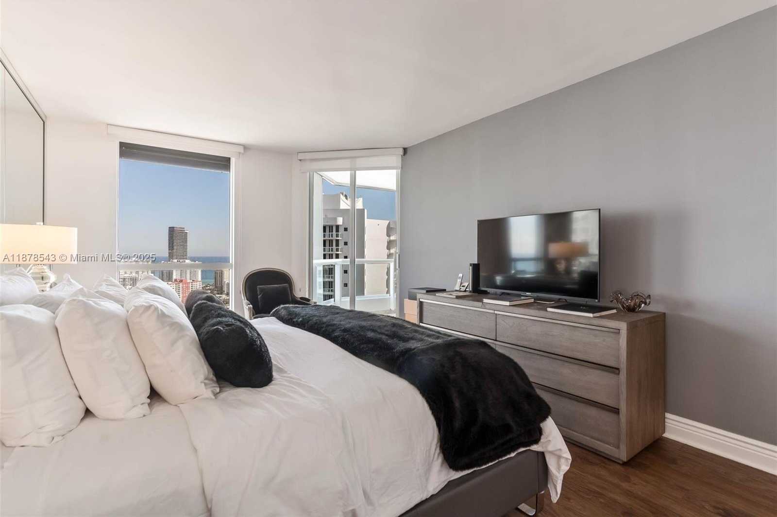 Small Image of 21205 YACHT CLUB DR #3001, Aventura Number 7