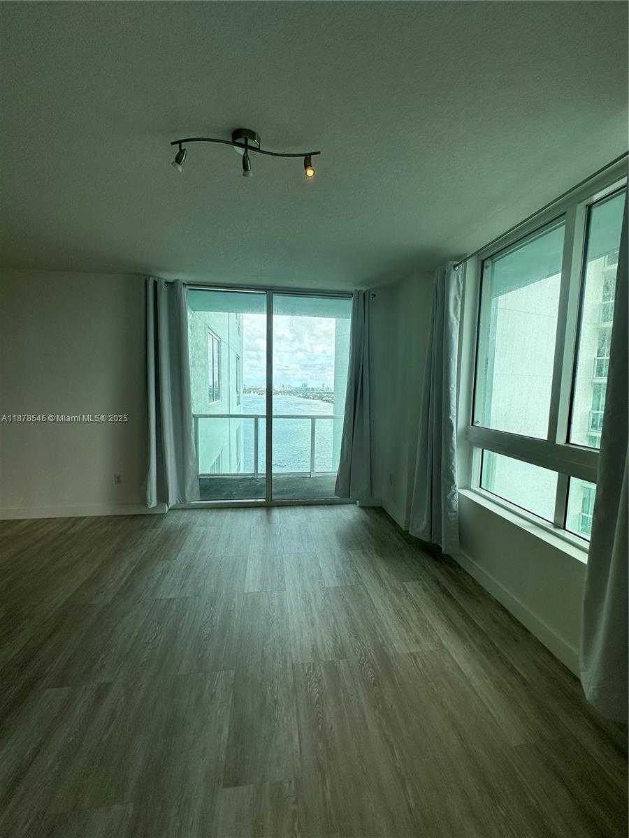 Small Image of 1900 NORTH BAYSHORE DR #2305, Miami Number 8