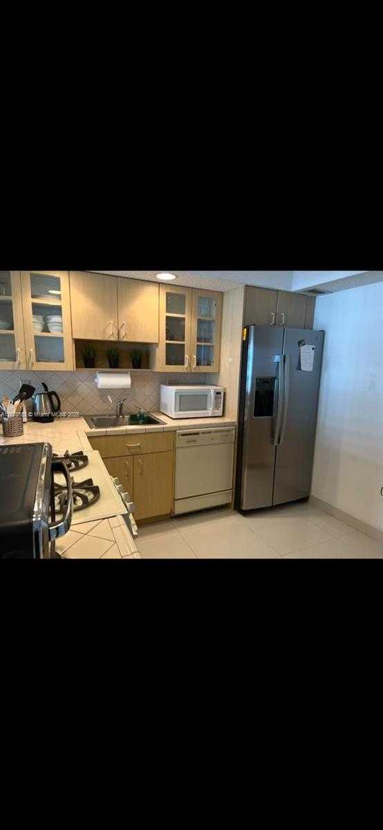 Small Image of 2030 SOUTH OCEAN DR #725, Hallandale Beach Number 10