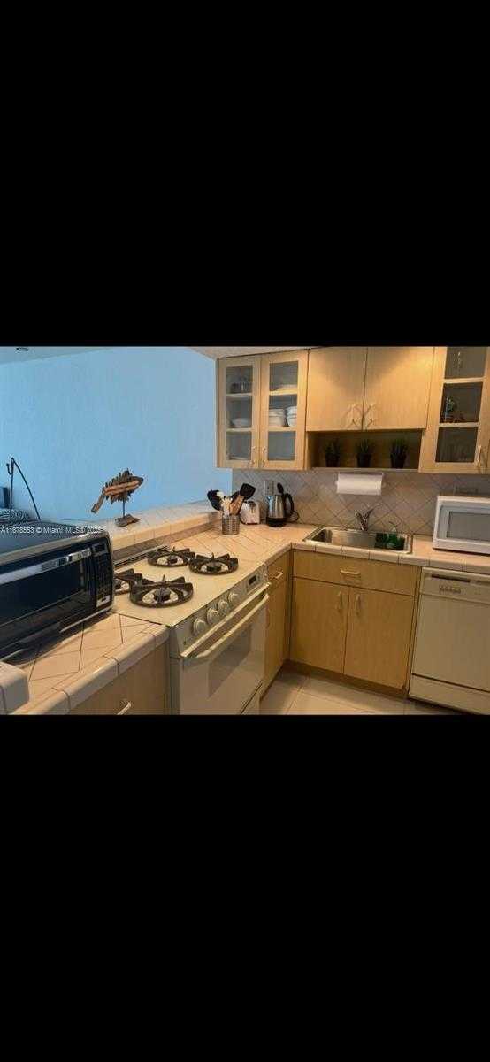 Small Image of 2030 SOUTH OCEAN DR #725, Hallandale Beach Number 11
