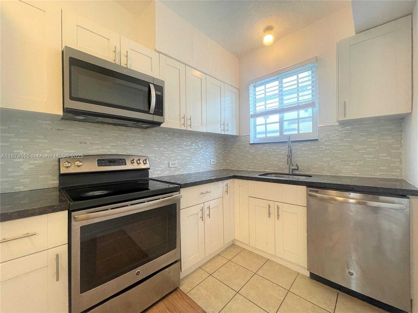 Small Image of 635 12TH ST #12, Miami Beach Number 2