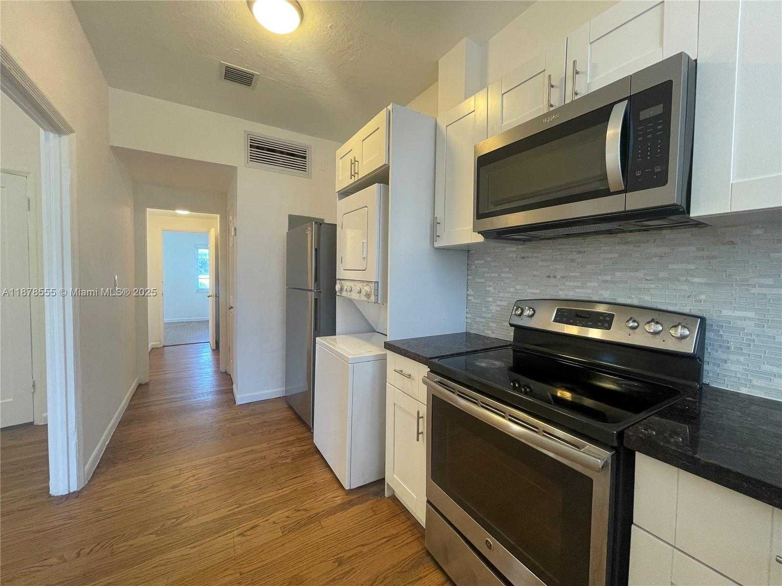 Small Image of 635 12TH ST #12, Miami Beach Number 3