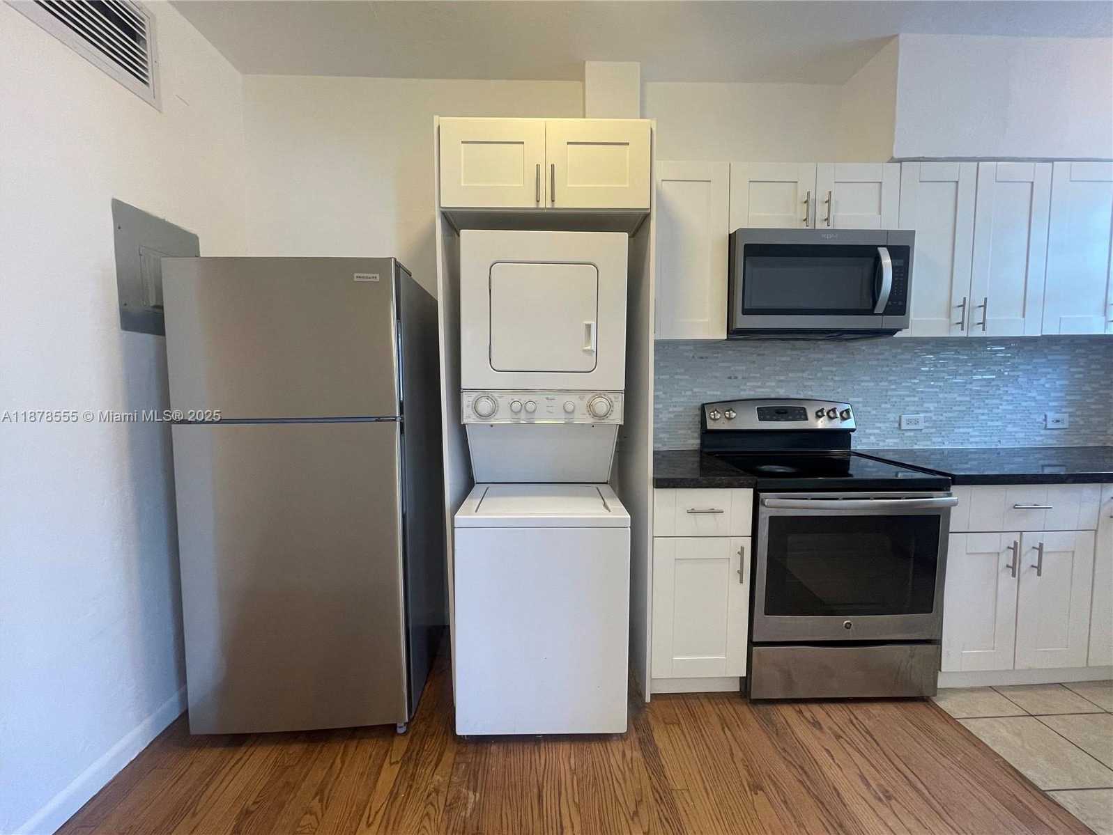 Small Image of 635 12TH ST #12, Miami Beach Number 4