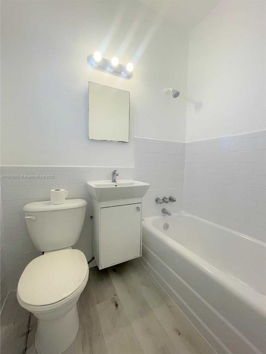 Small Image of 635 12TH ST #12, Miami Beach Number 7