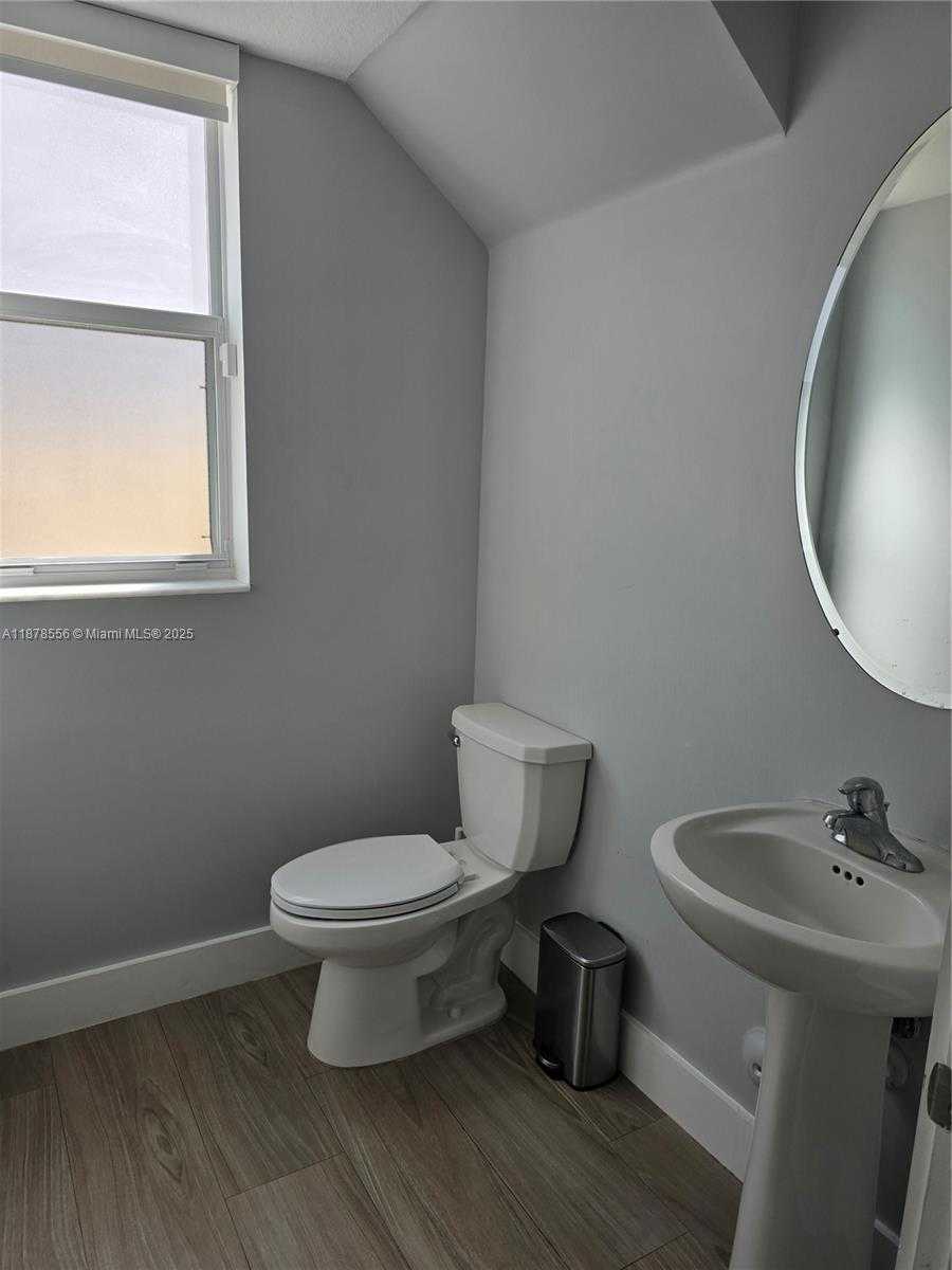 Small Image of 1437 SOUTH EAST 27TH TER #., Homestead Number 15