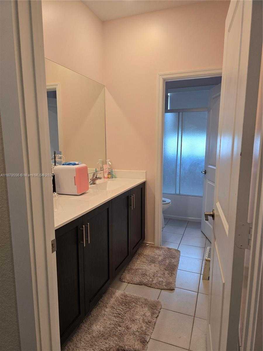 Small Image of 1437 SOUTH EAST 27TH TER #., Homestead Number 18