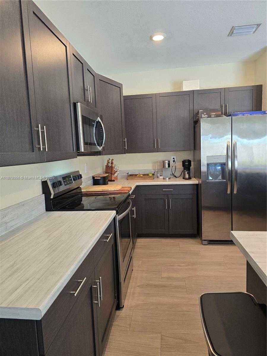 Small Image of 1437 SOUTH EAST 27TH TER #., Homestead Number 5