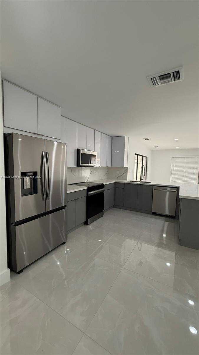Small Image of 215 NORTH WEST 136TH CT, Miami Number 11