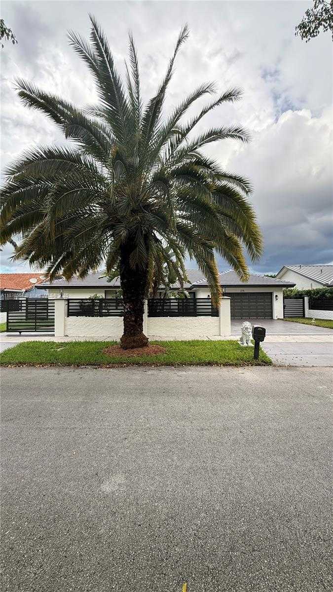 Small Image of 215 NORTH WEST 136TH CT, Miami Number 2