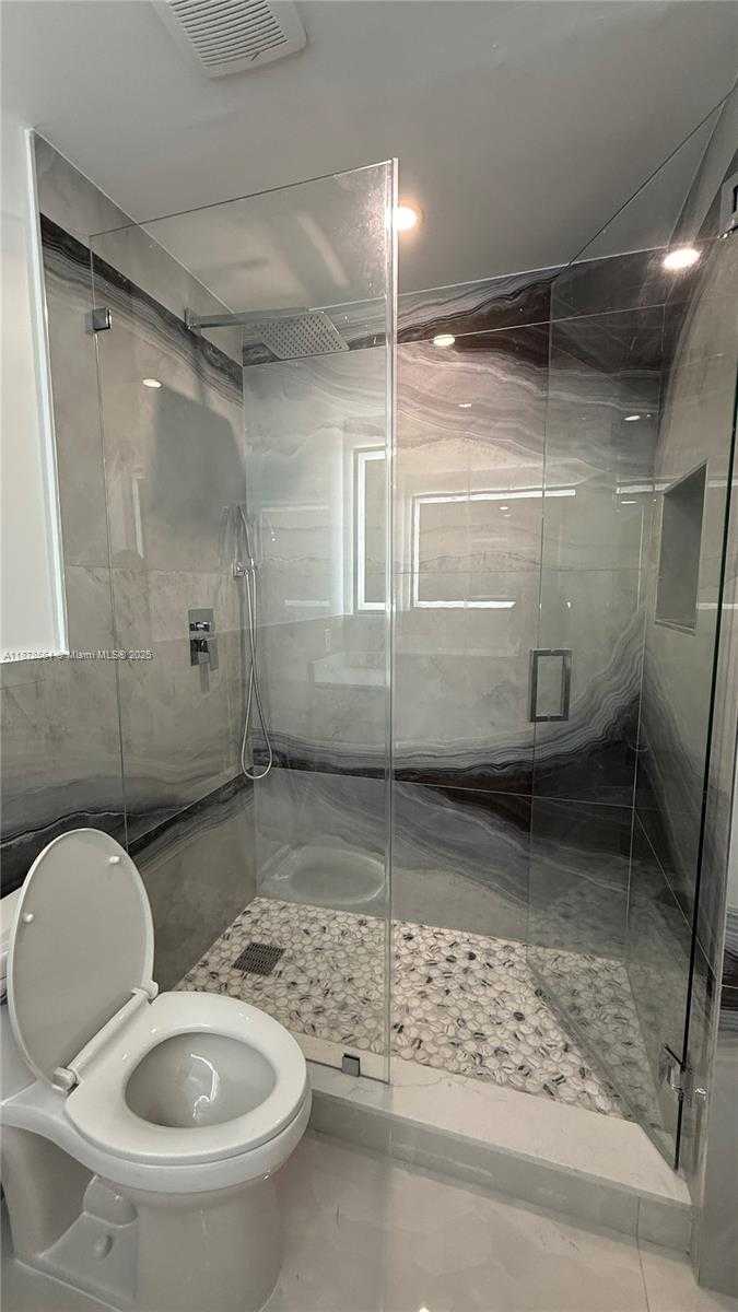 Small Image of 215 NORTH WEST 136TH CT, Miami Number 29