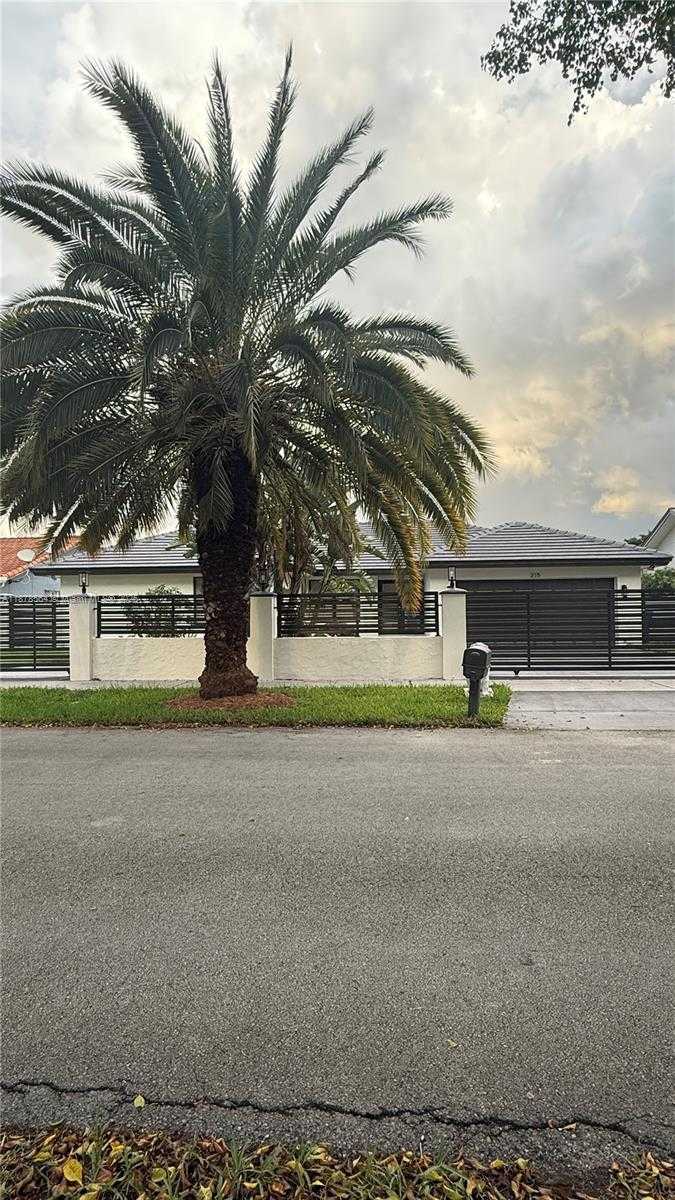 Small Image of 215 NORTH WEST 136TH CT, Miami Number 41