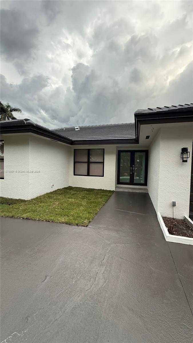 Small Image of 215 NORTH WEST 136TH CT, Miami Number 5