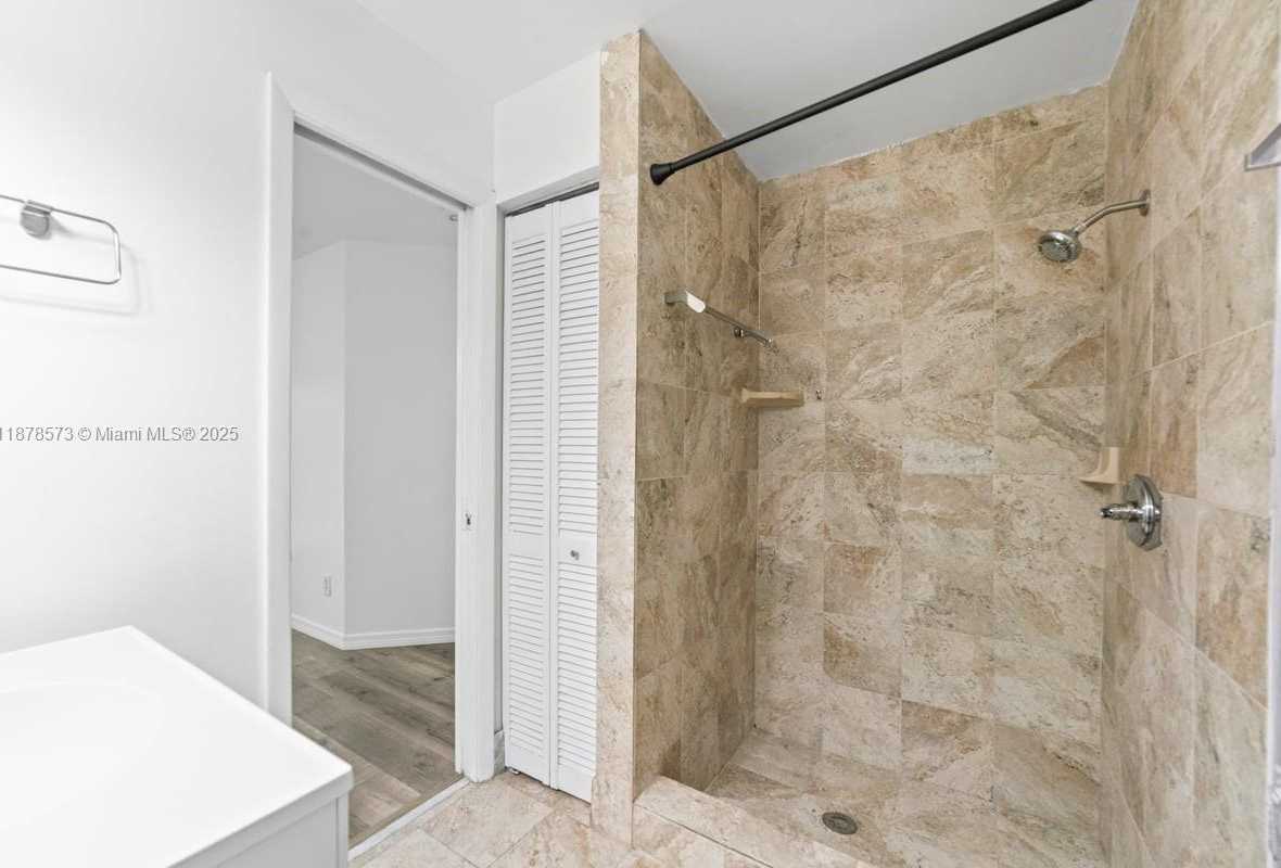 Small Image of 11041 SOUTH WEST 11TH CT, Pembroke Pines Number 10