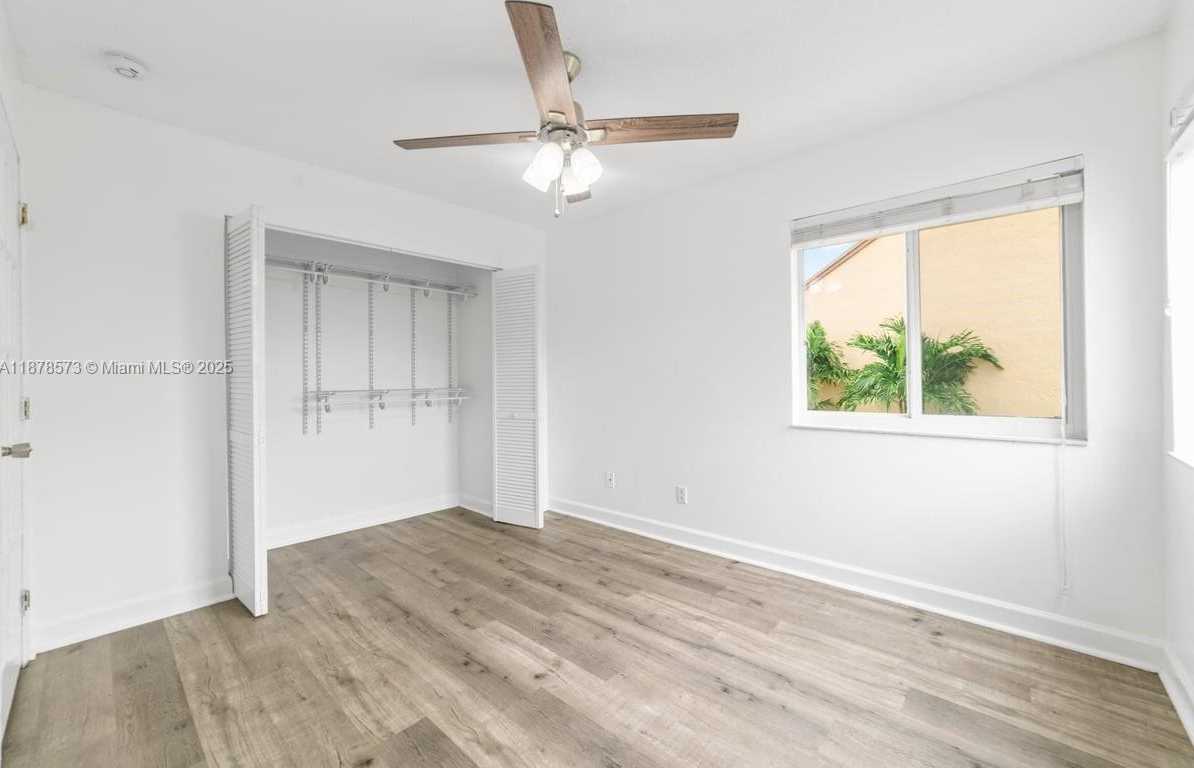Small Image of 11041 SOUTH WEST 11TH CT, Pembroke Pines Number 16