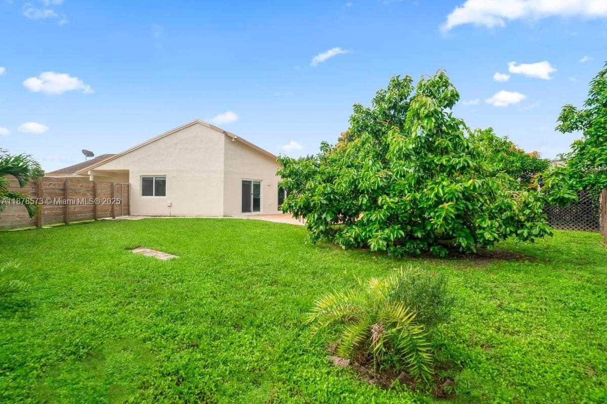 Small Image of 11041 SOUTH WEST 11TH CT, Pembroke Pines Number 21