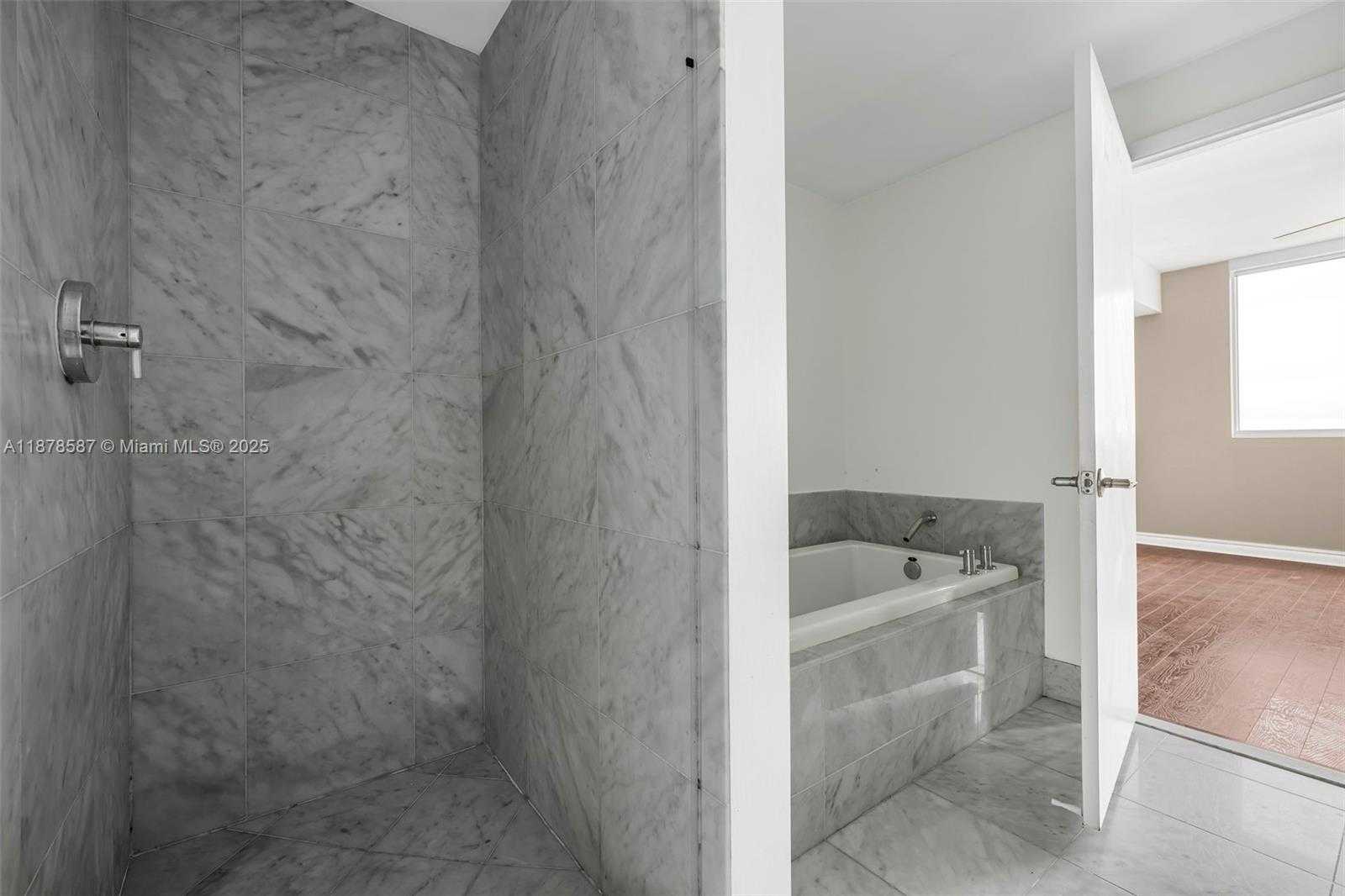 Small Image of 253 NORTH EAST 2ND ST #3309 + DEN, Miami Number 17