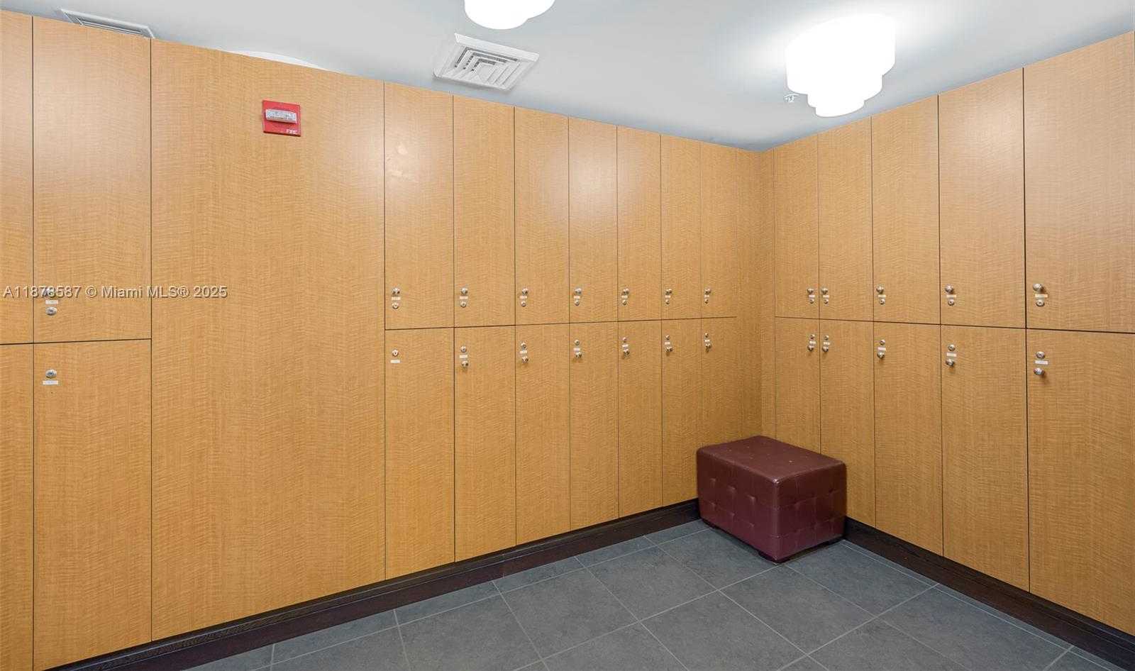 Small Image of 253 NORTH EAST 2ND ST #3309 + DEN, Miami Number 30
