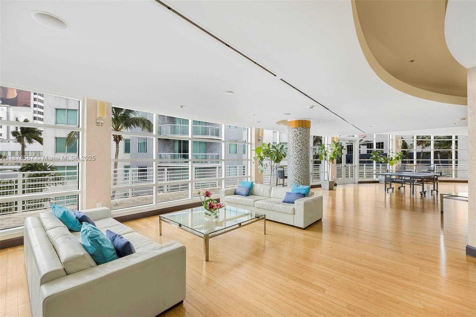 Small Image of 253 NORTH EAST 2ND ST #3309 + DEN, Miami Number 31