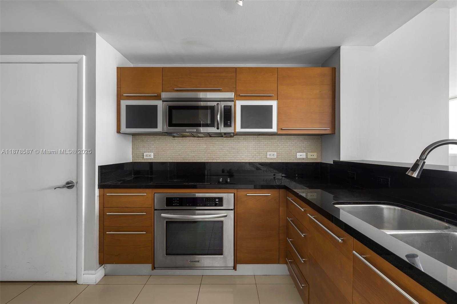 Small Image of 253 NORTH EAST 2ND ST #3309 + DEN, Miami Number 4