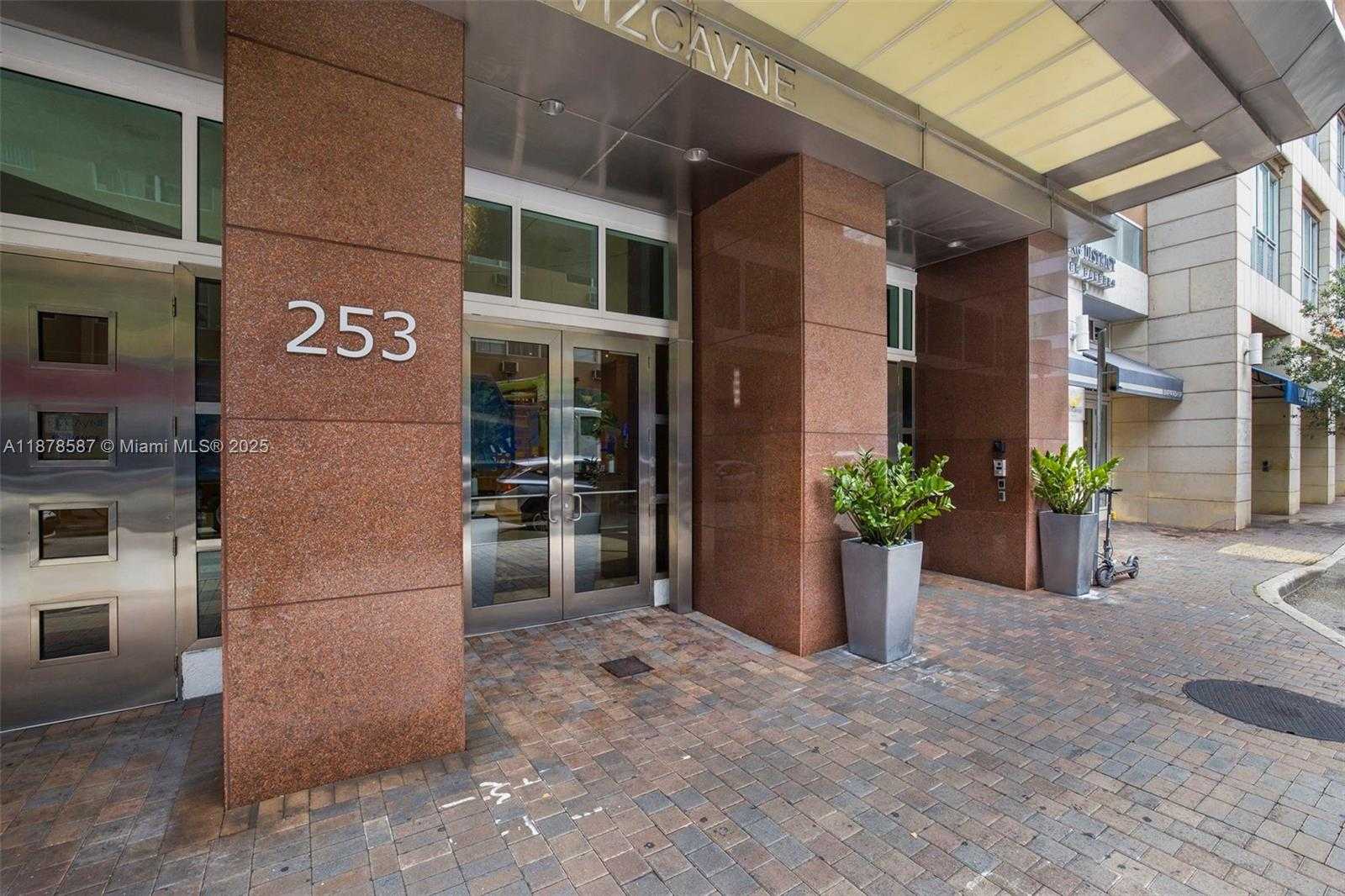 Small Image of 253 NORTH EAST 2ND ST #3309 + DEN, Miami Number 57