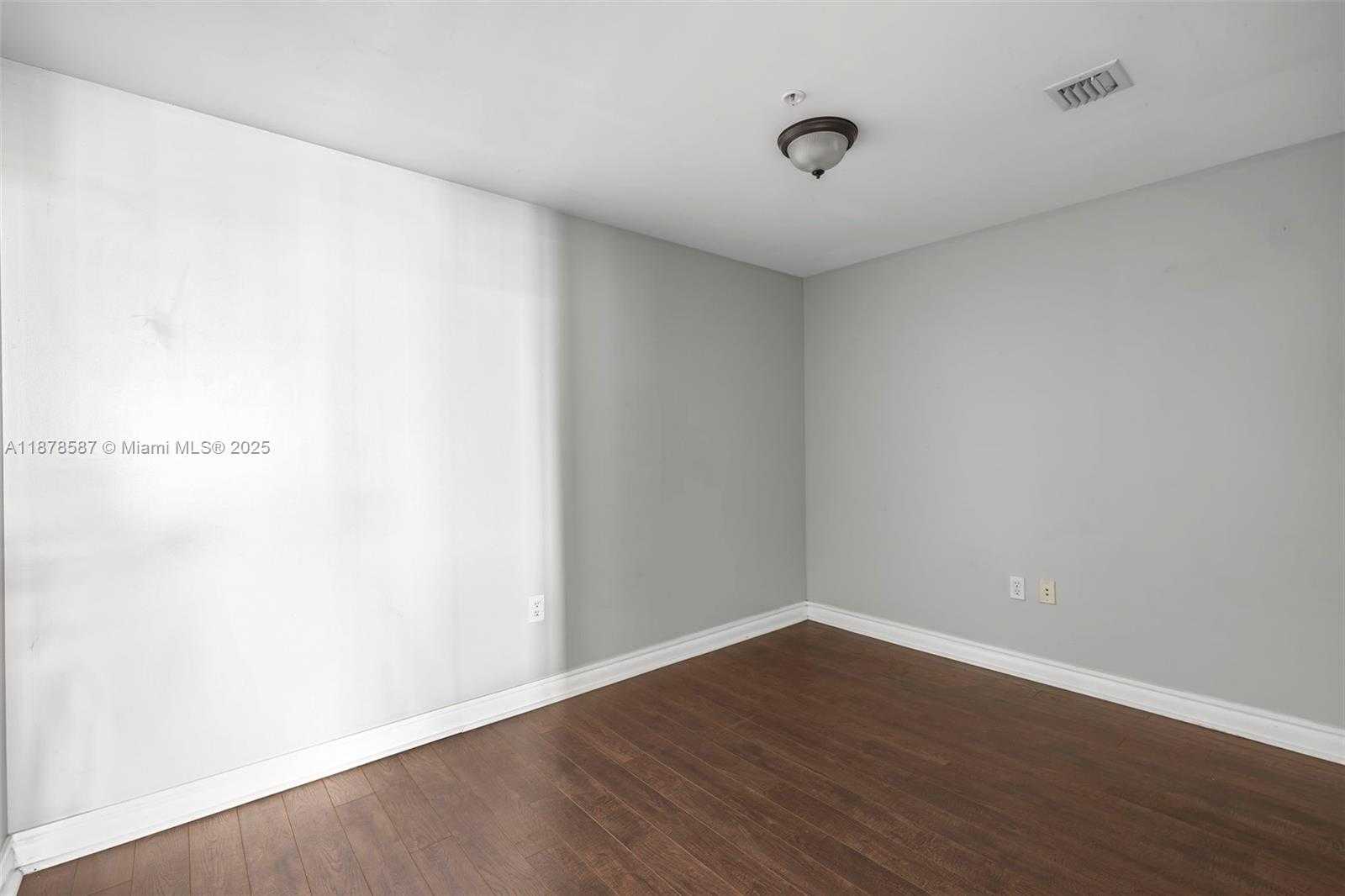 Small Image of 253 NORTH EAST 2ND ST #3309 + DEN, Miami Number 7