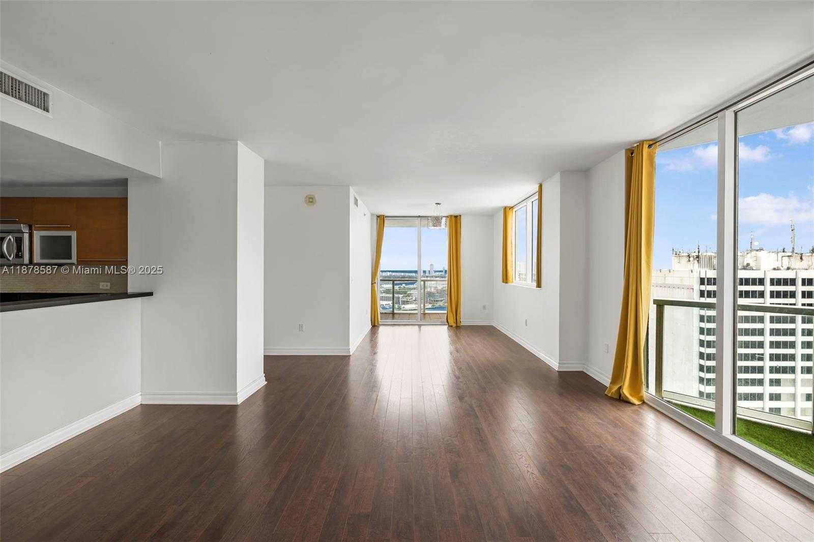 Small Image of 253 NORTH EAST 2ND ST #3309 + DEN, Miami Number 9