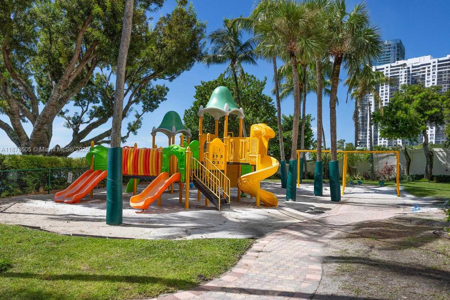 Small Image of 1915 BRICKELL AVE #C1205, Miami Number 20