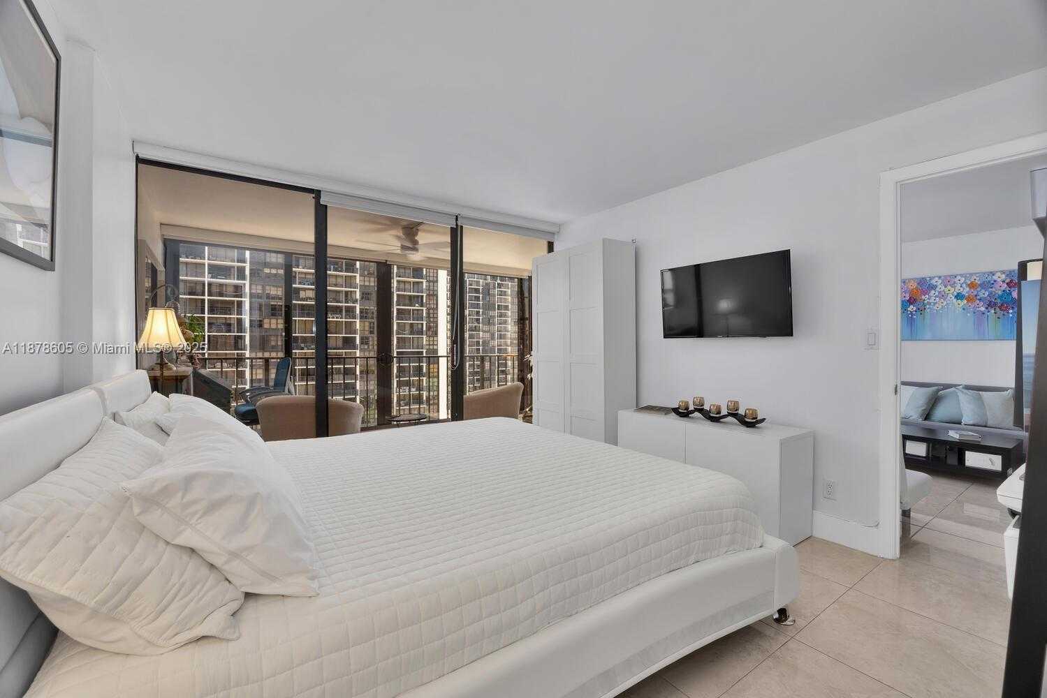 Small Image of 1915 BRICKELL AVE #C1205, Miami Number 7